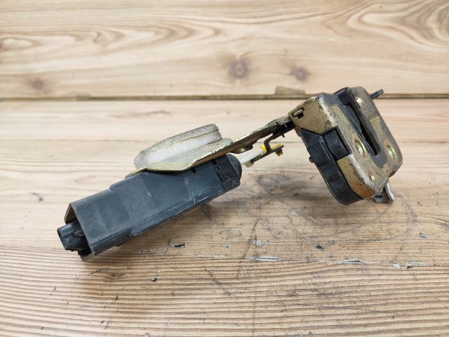 bontott MITSUBISHI CARISMA Jobb hátsó Ajtózár