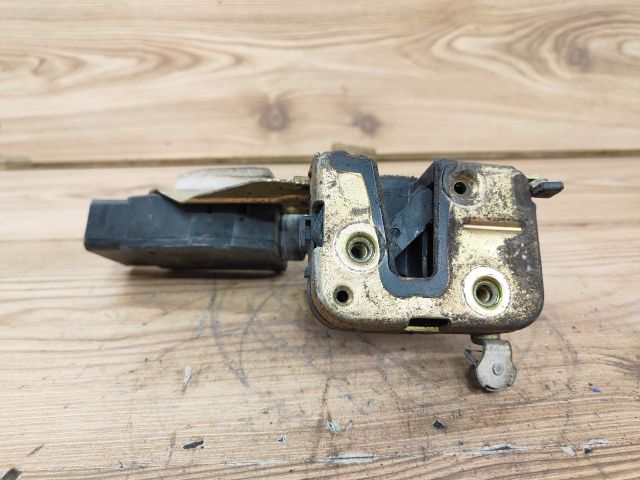 bontott MITSUBISHI CARISMA Jobb hátsó Ajtózár