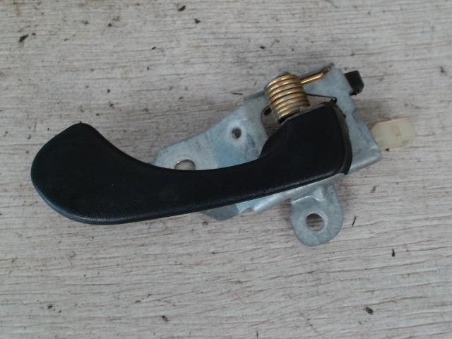 bontott MITSUBISHI CARISMA Jobb hátsó Belső Kilincs