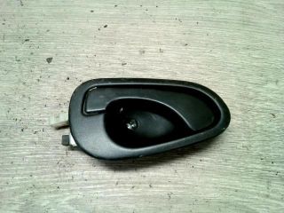 bontott MITSUBISHI CARISMA Jobb hátsó Belső Kilincs