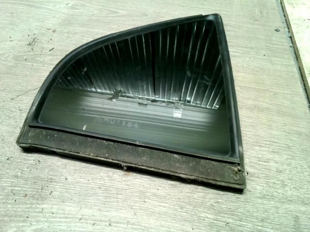 bontott MITSUBISHI CARISMA Jobb hátsó Fixüveg (Ajtóban)