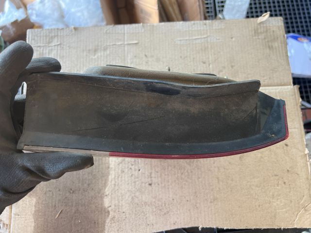 bontott MITSUBISHI CARISMA Jobb Hátsó Lámpa