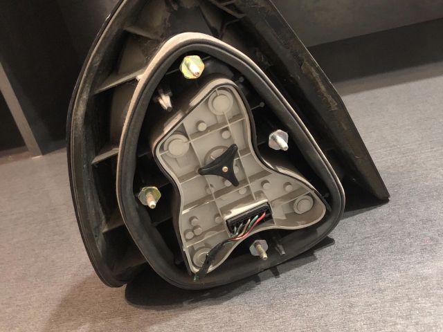 bontott MITSUBISHI CARISMA Jobb Külső Hátsó Lámpa