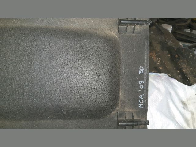 bontott MITSUBISHI CARISMA Kalaptartó