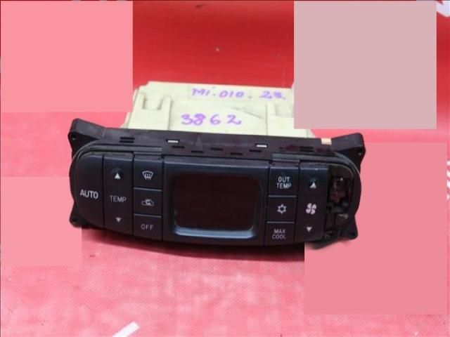 bontott MITSUBISHI CARISMA Klíma Kapcsoló