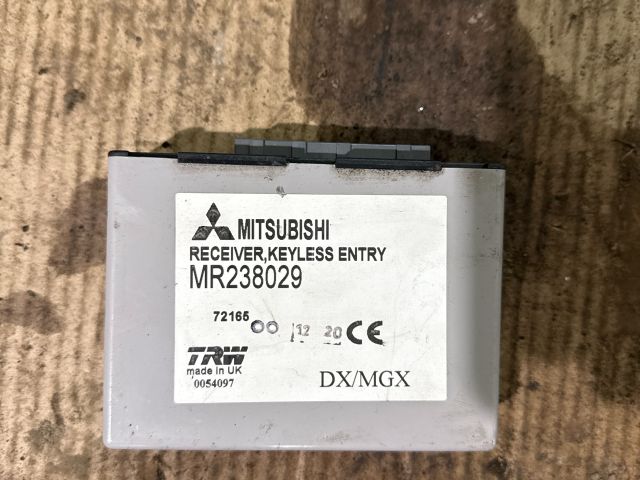 bontott MITSUBISHI CARISMA Központizár Elektronika