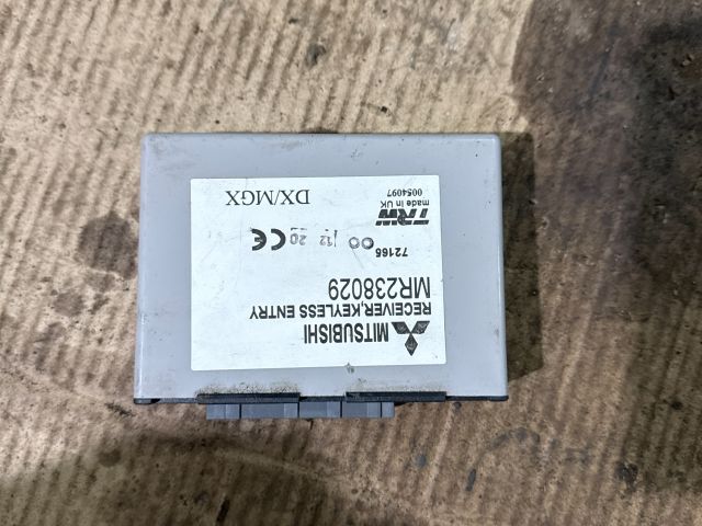 bontott MITSUBISHI CARISMA Központizár Elektronika