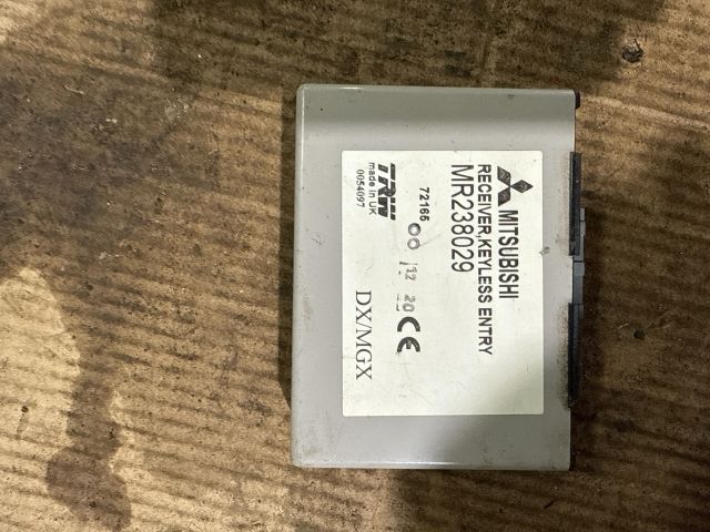 bontott MITSUBISHI CARISMA Központizár Elektronika