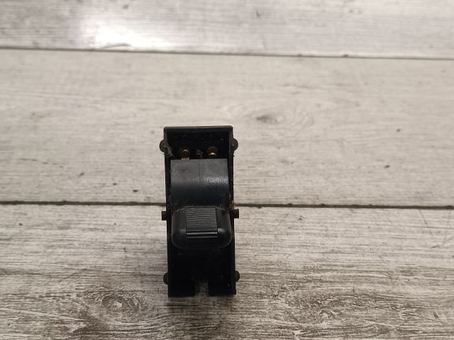 bontott MITSUBISHI CARISMA Központizár Kapcsoló