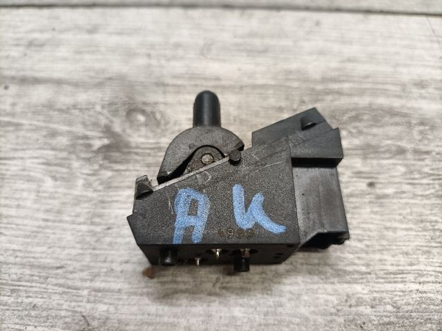 bontott MITSUBISHI CARISMA Központizár Kapcsoló