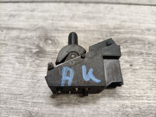 bontott MITSUBISHI CARISMA Központizár Kapcsoló