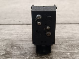 bontott MITSUBISHI CARISMA Központizár Kapcsoló