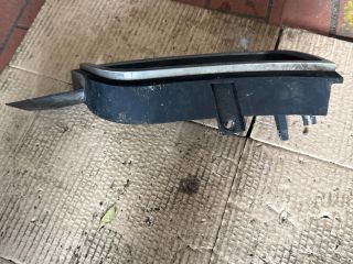 bontott MITSUBISHI CARISMA Motorháztető Díszléc Bal