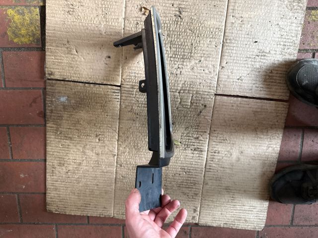 bontott MITSUBISHI CARISMA Motorháztető Díszléc Bal