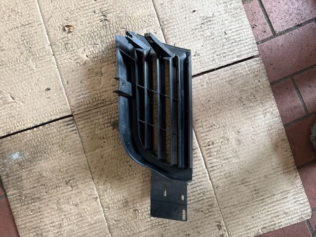 bontott MITSUBISHI CARISMA Motorháztető Díszléc Bal