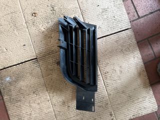 bontott MITSUBISHI CARISMA Motorháztető Díszléc Bal