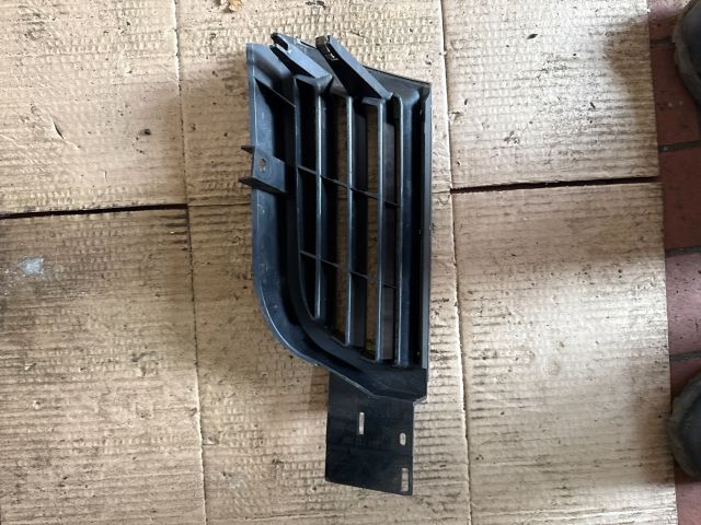 bontott MITSUBISHI CARISMA Motorháztető Díszléc Bal