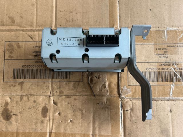 bontott MITSUBISHI CARISMA Multifunkciós Kijelző