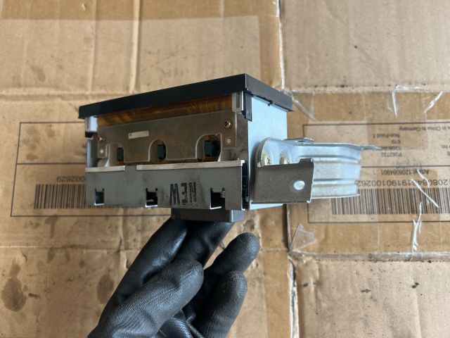 bontott MITSUBISHI CARISMA Multifunkciós Kijelző