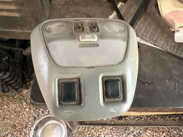 bontott MITSUBISHI CARISMA Tetőablak Kapcsoló