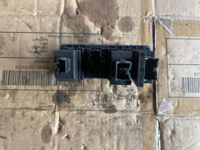 bontott MITSUBISHI CARISMA Tükör Kapcsoló