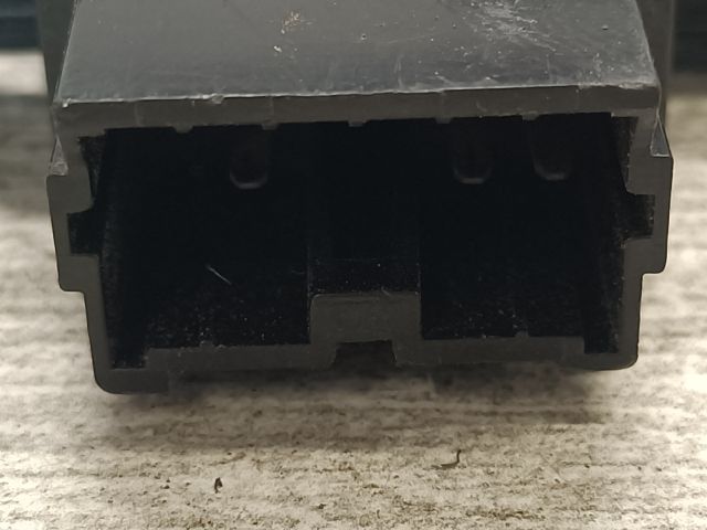 bontott MITSUBISHI CARISMA Vészvillogó Kapcsoló