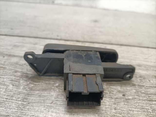 bontott MITSUBISHI CARISMA Vészvillogó Kapcsoló