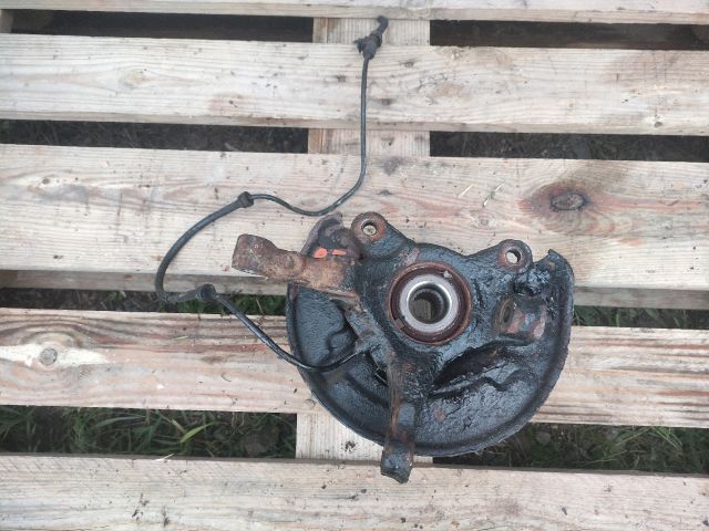 bontott MITSUBISHI COLT Bal első Csonkállvány Kerékaggyal