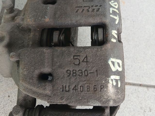 bontott MITSUBISHI COLT Bal első Féknyereg Munkahengerrel