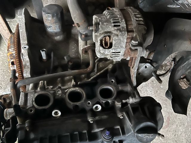 bontott MITSUBISHI COLT Motor (Fűzött blokk hengerfejjel)