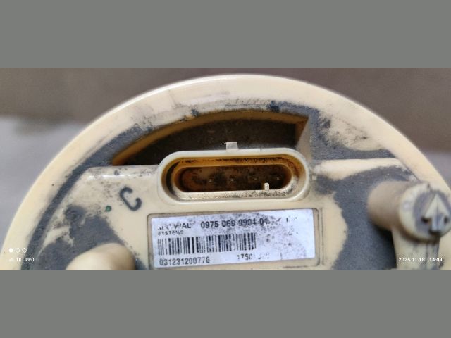 bontott MITSUBISHI COLT Üzemanyag Szivattyú