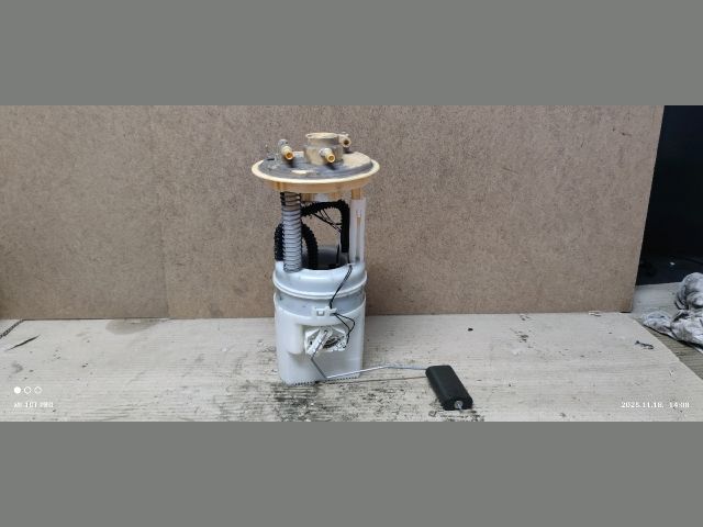 bontott MITSUBISHI COLT Üzemanyag Szivattyú