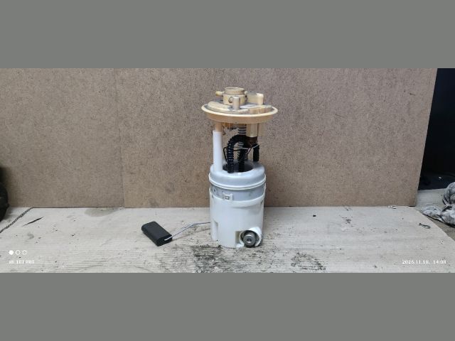 bontott MITSUBISHI COLT Üzemanyag Szivattyú