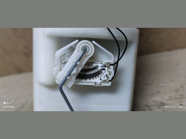 bontott MITSUBISHI COLT Üzemanyag Szivattyú