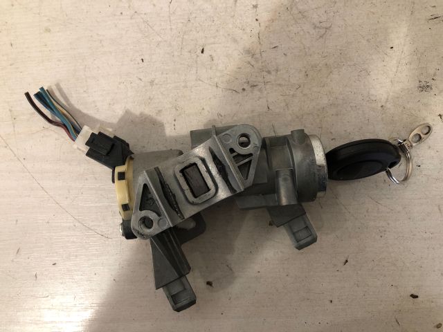 bontott MITSUBISHI COLT Gyújtáskapcsoló