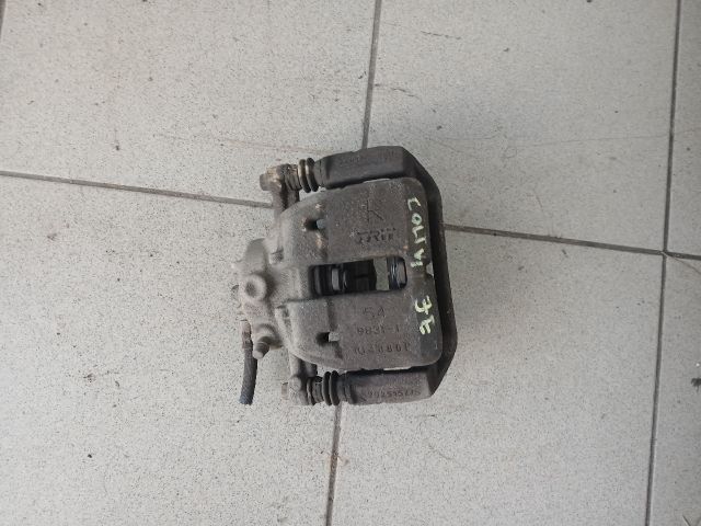 bontott MITSUBISHI COLT Jobb első Féknyereg Munkahengerrel