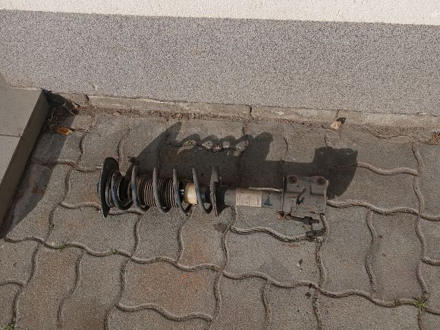 bontott MITSUBISHI COLT Jobb első Gólyaláb (Lengécsillapító, Rugó)