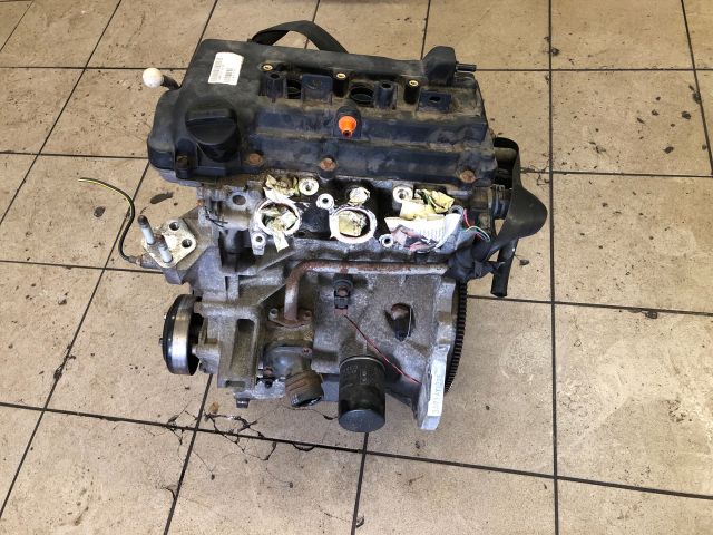 bontott MITSUBISHI COLT Motor (Fűzött blokk hengerfejjel)