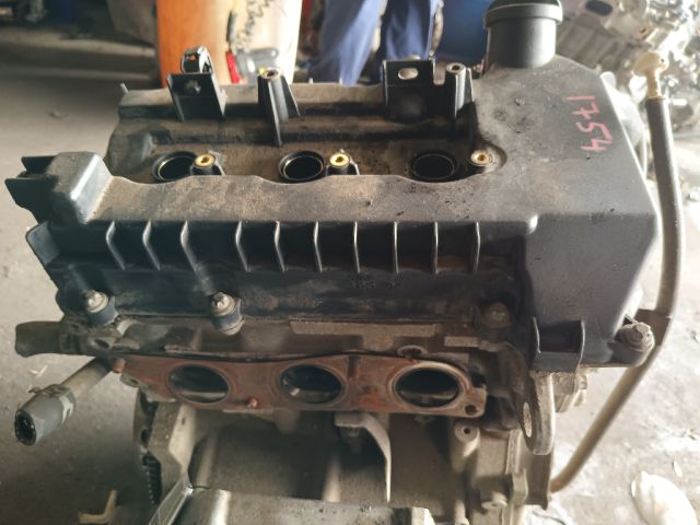 bontott MITSUBISHI COLT Motor (Fűzött blokk hengerfejjel)