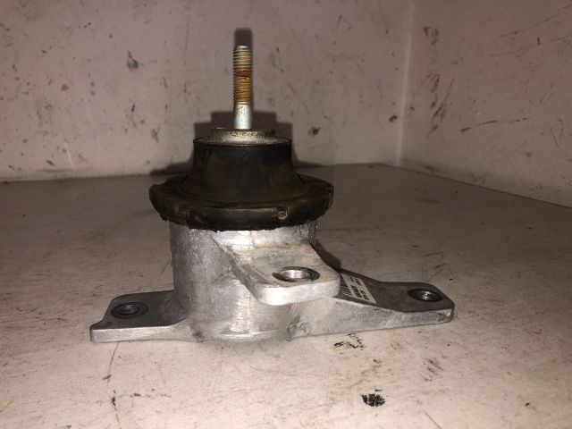 bontott MITSUBISHI COLT Motor Tartó Bak (Fém)