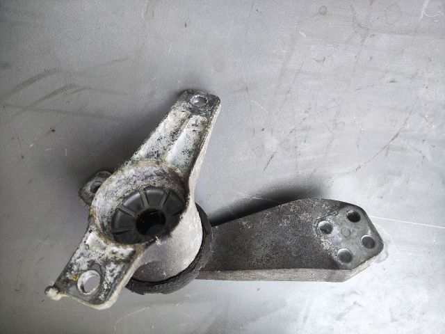 bontott MITSUBISHI COLT Motor Tartó Bak (Fém)