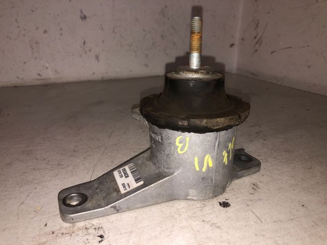 bontott MITSUBISHI COLT Motor Tartó Bak (Fém)