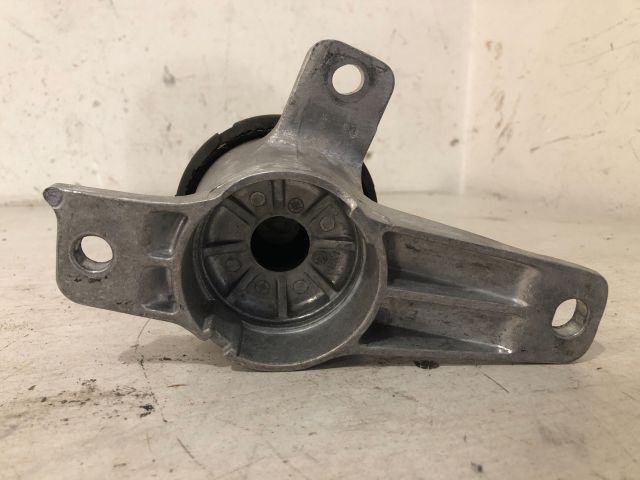 bontott MITSUBISHI COLT Motor Tartó Bak (Fém)