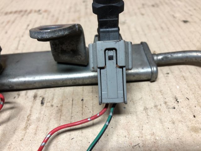 bontott MITSUBISHI COLT Porlasztó Sor / Híd