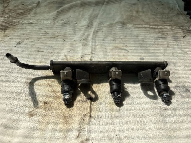 bontott MITSUBISHI COLT Porlasztó Sor / Híd