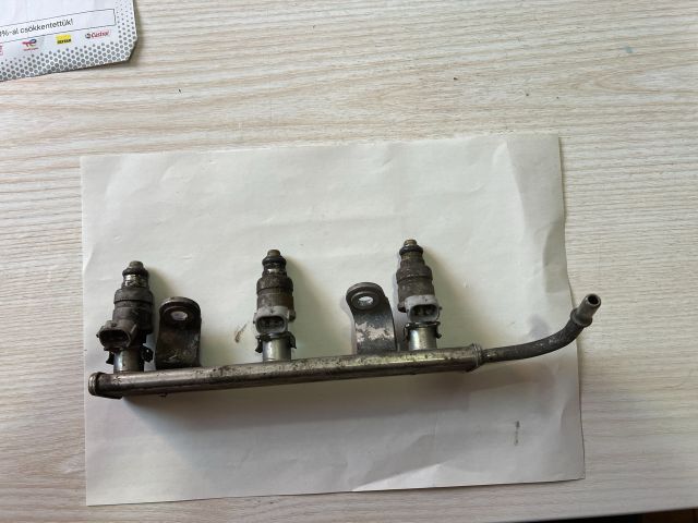 bontott MITSUBISHI COLT Porlasztó Sor / Híd