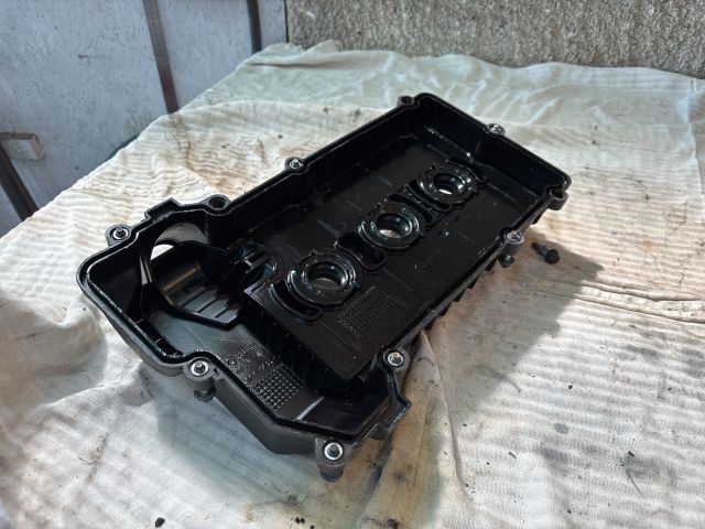 bontott MITSUBISHI COLT Szelepfedél