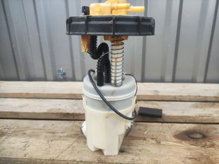 bontott MITSUBISHI COLT Üzemanyag Szivattyú