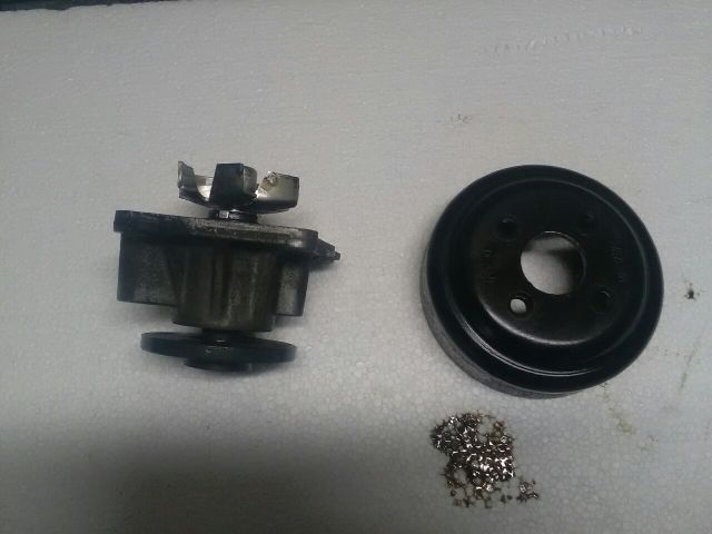 bontott MITSUBISHI COLT Vízpumpa