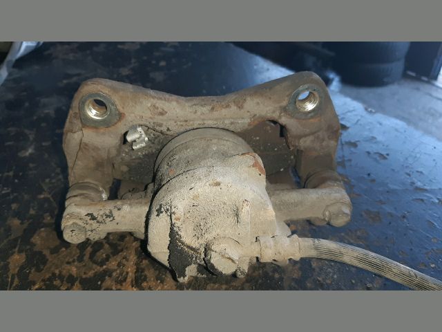 bontott MITSUBISHI COLT Bal első Féknyereg Munkahengerrel